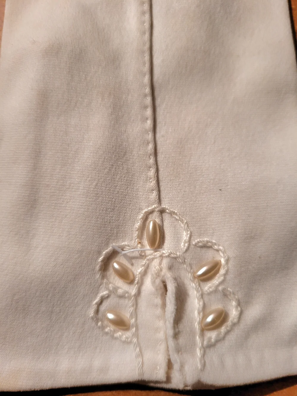 Vintage Classic White Ladies Dress Gloves with Embroidered Cuff